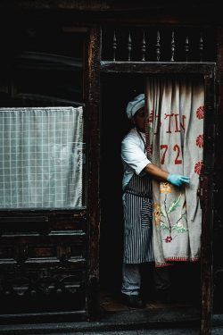 HIDDEN CHEF
