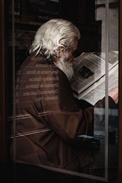 THE OLD READER